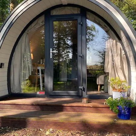 Countryside Pods Farm stay *